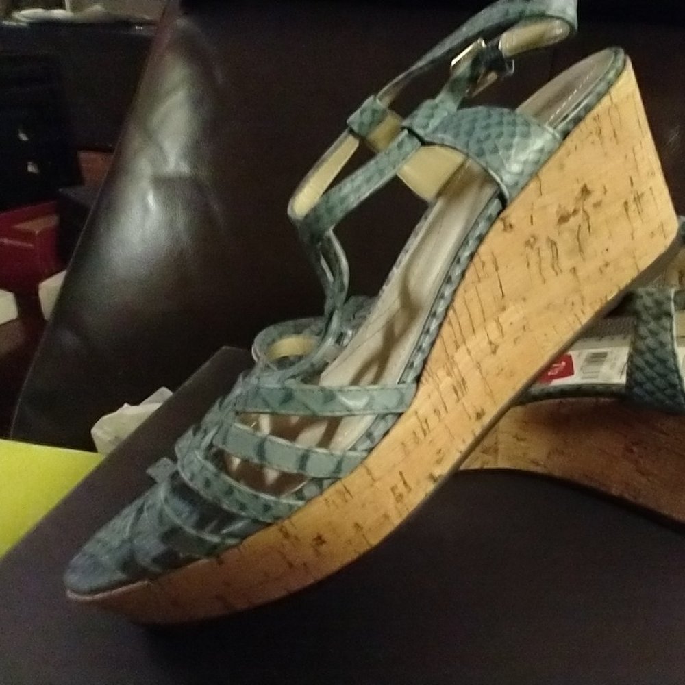 Tahati TAStar blue sneakers wedges sandals size 7.5 nee